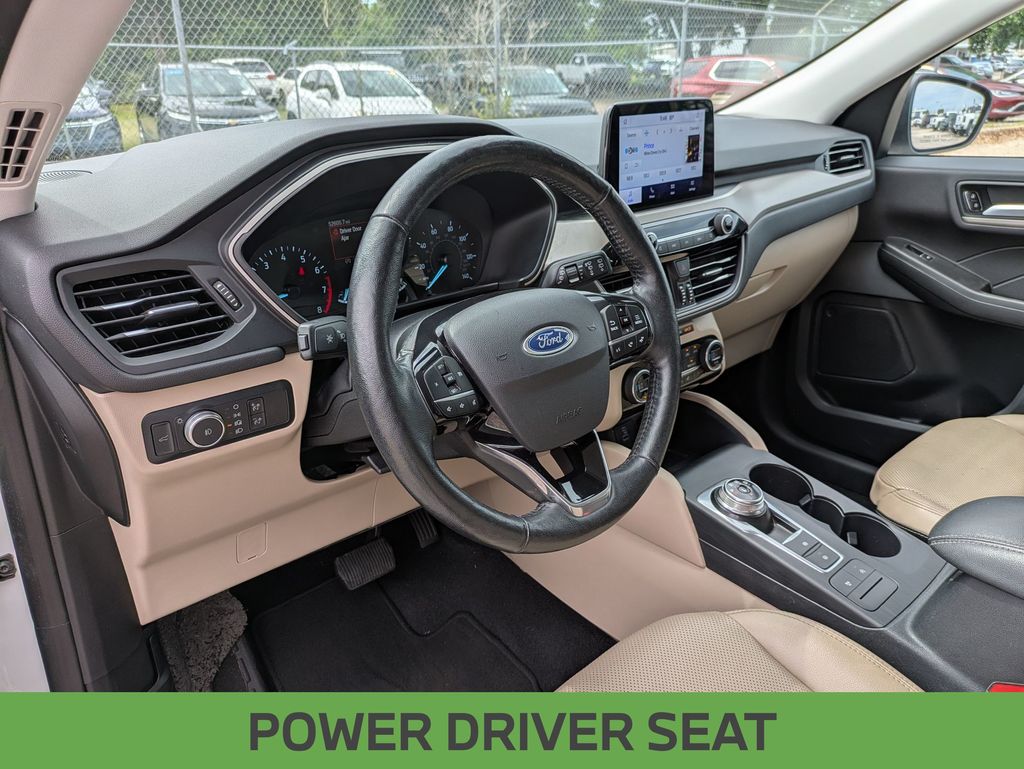 Vehicle image 13 of 33