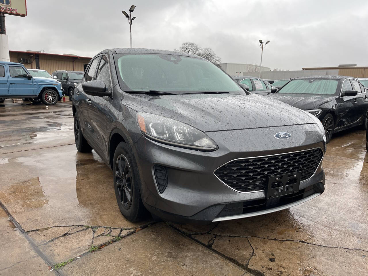 2021 Ford Escape SE Image 3 of 12