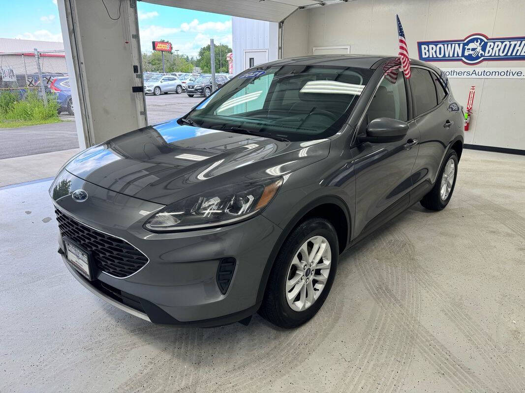 2021 Ford Escape SE Image 3 of 49