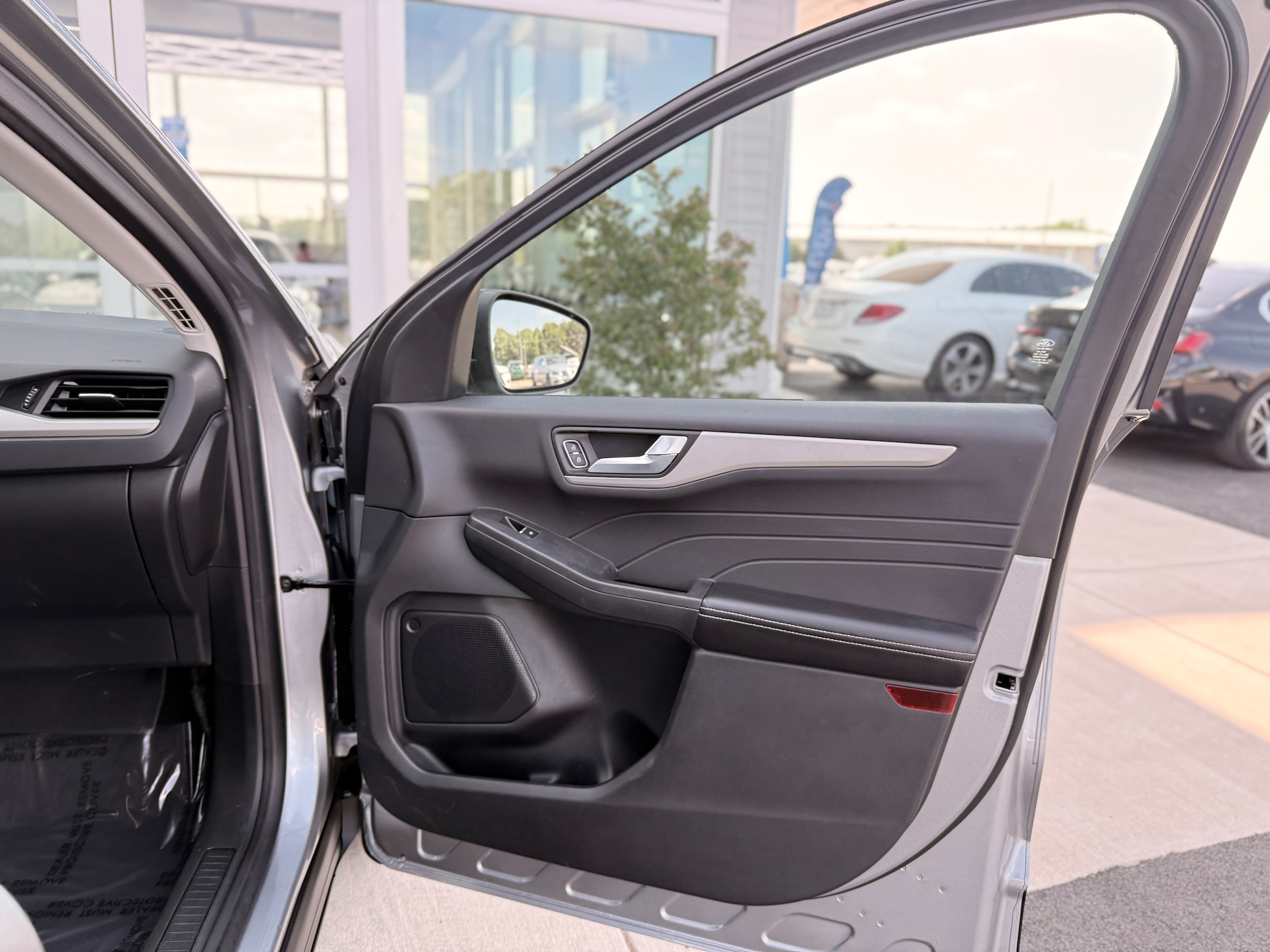 Vehicle image 19 of 35