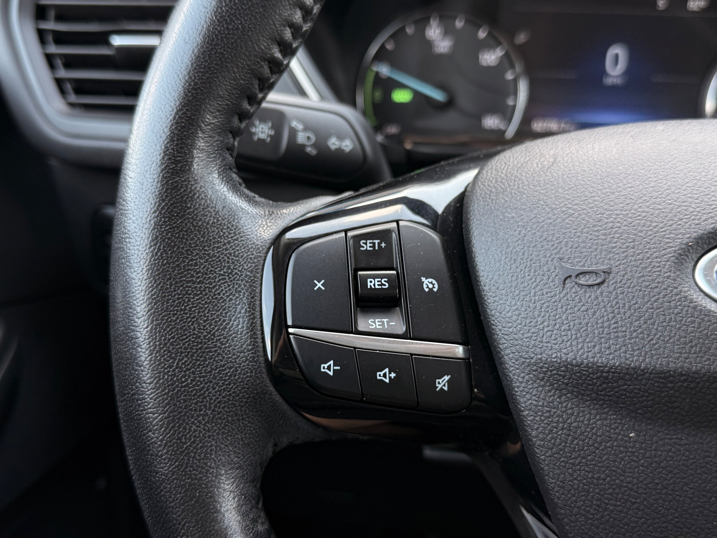 Vehicle image 31 of 35