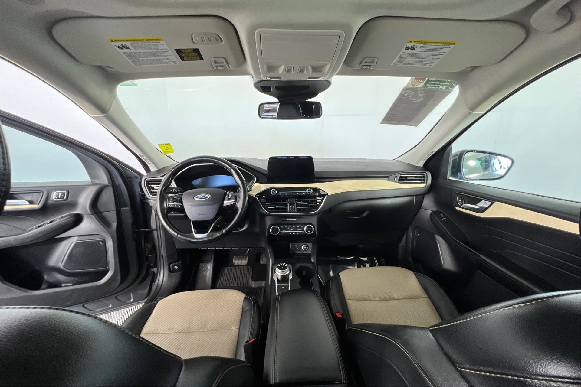 Vehicle image 22 of 29