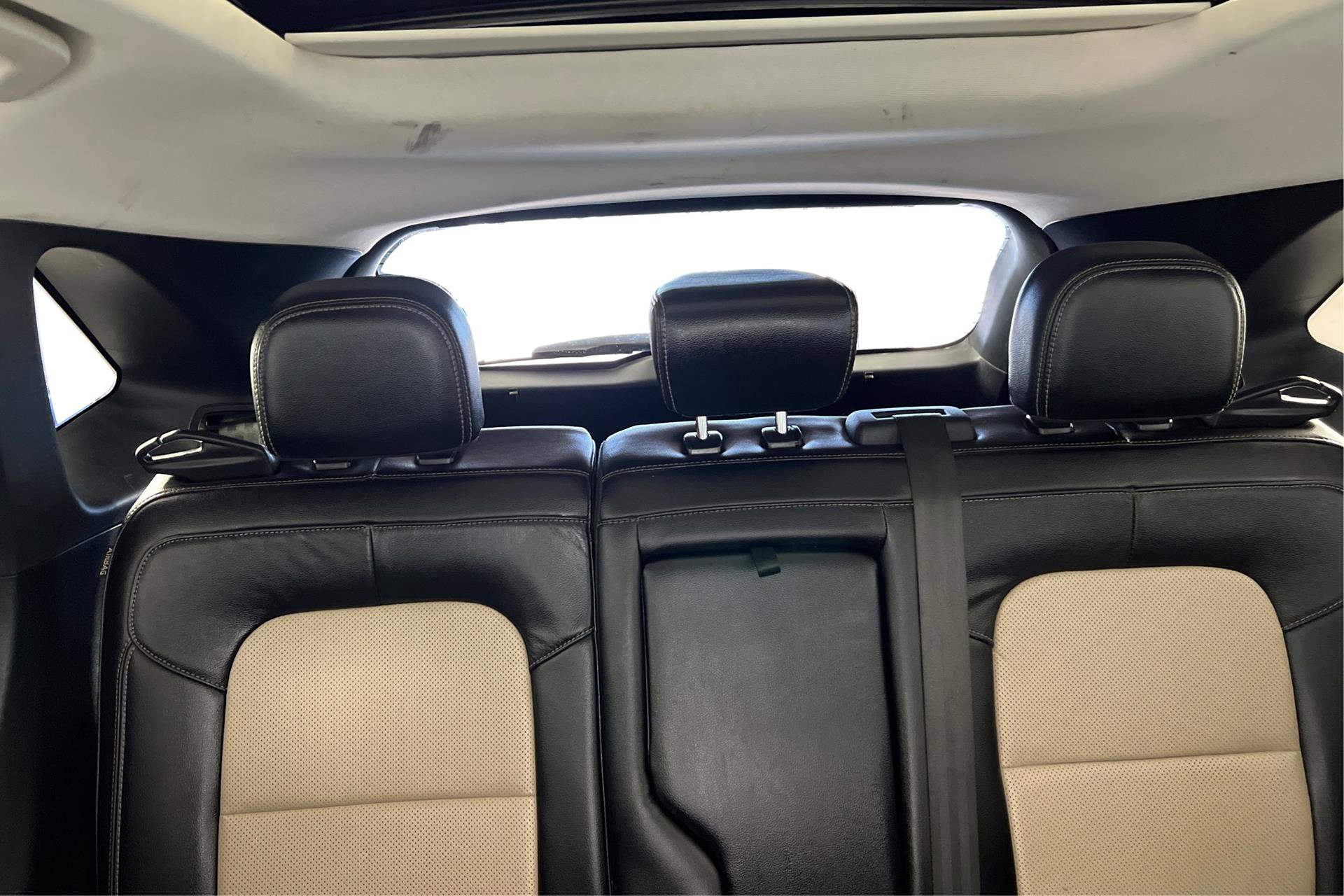 Vehicle image 10 of 29
