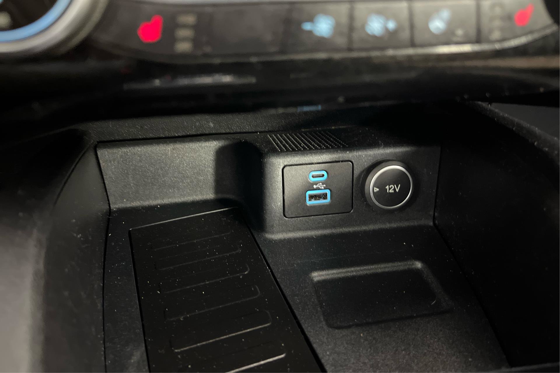 Vehicle image 28 of 29