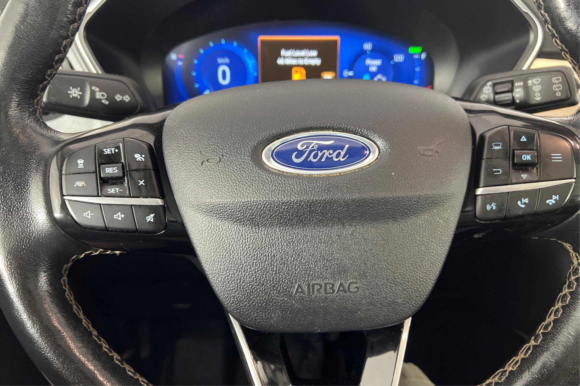 Vehicle image 13 of 29