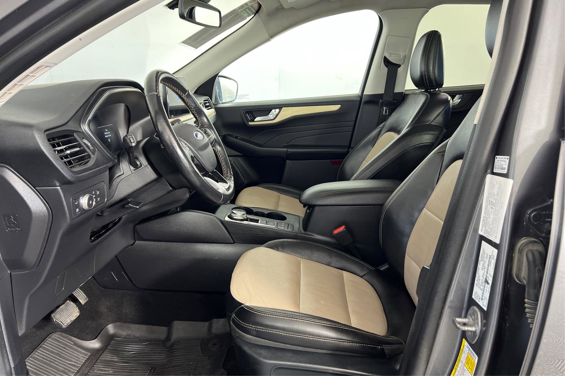 Vehicle image 7 of 29