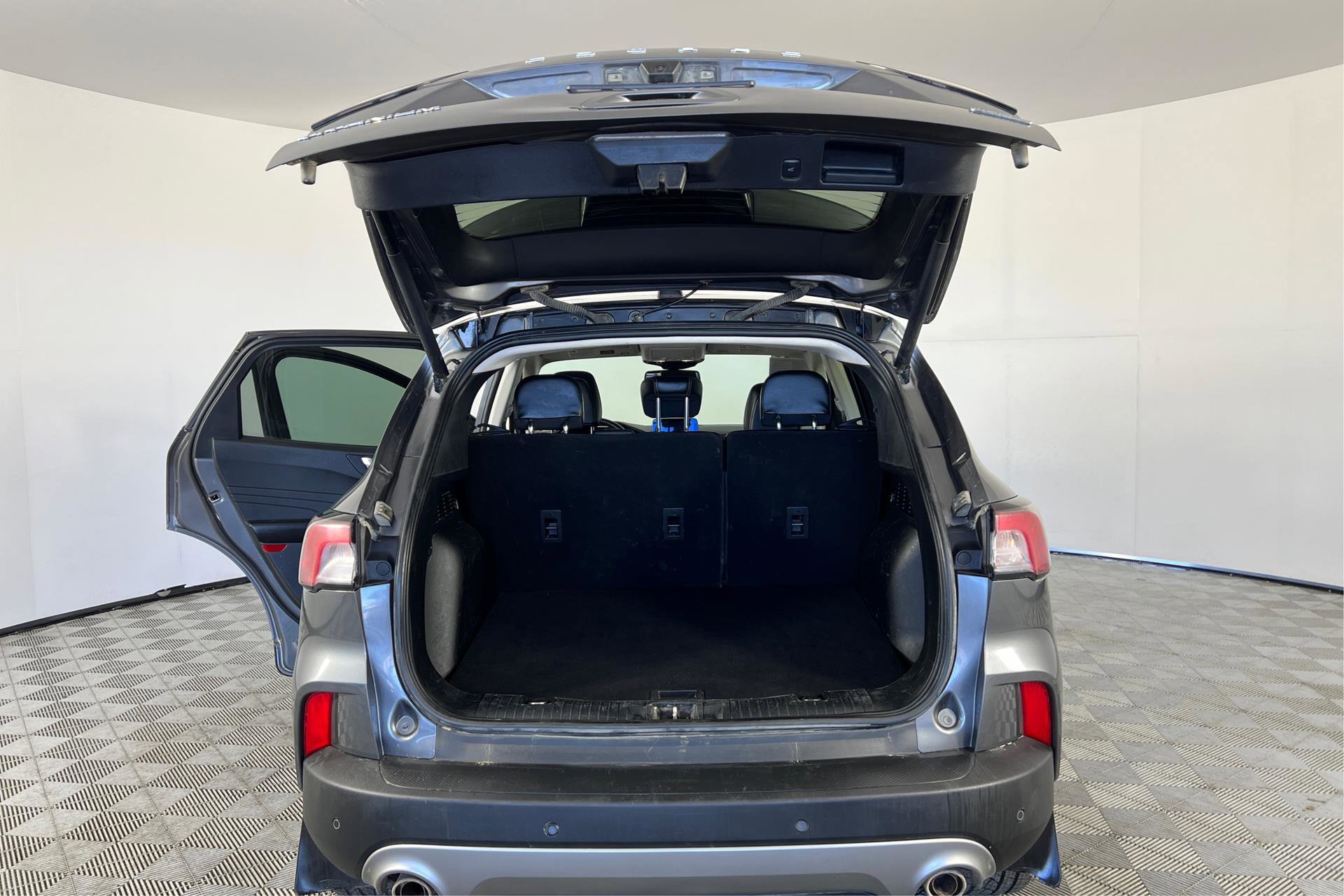 Vehicle image 9 of 29
