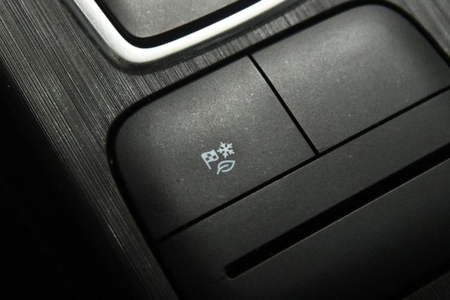 Vehicle image 14 of 29