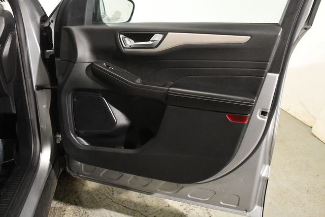 Vehicle image 27 of 29