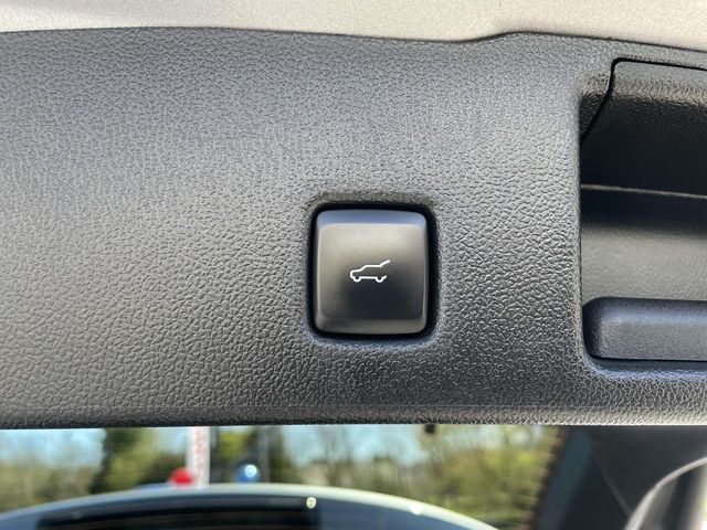 Vehicle image 14 of 37