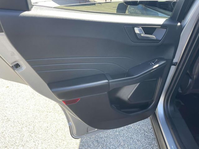 Vehicle image 20 of 37