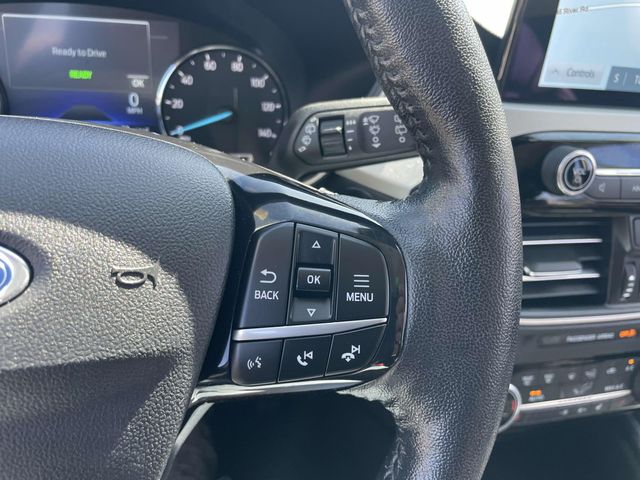 Vehicle image 33 of 37