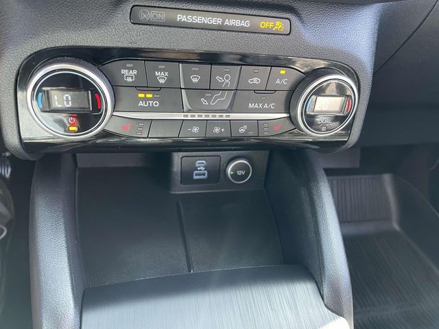Vehicle image 28 of 37