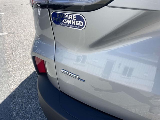Vehicle image 11 of 37