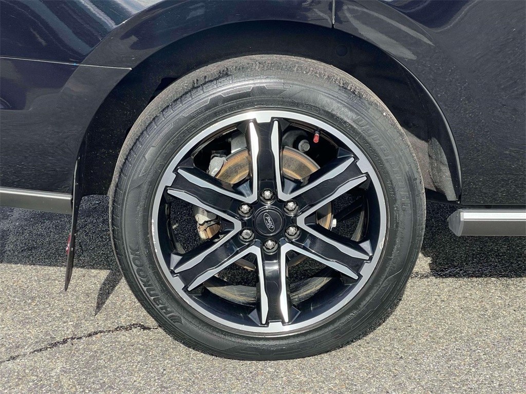 2021 Ford Expedition Limited Image 10 of 36