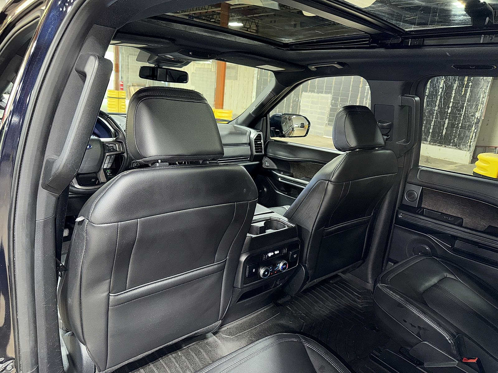 2021 Ford Expedition Limited Image 18 of 37