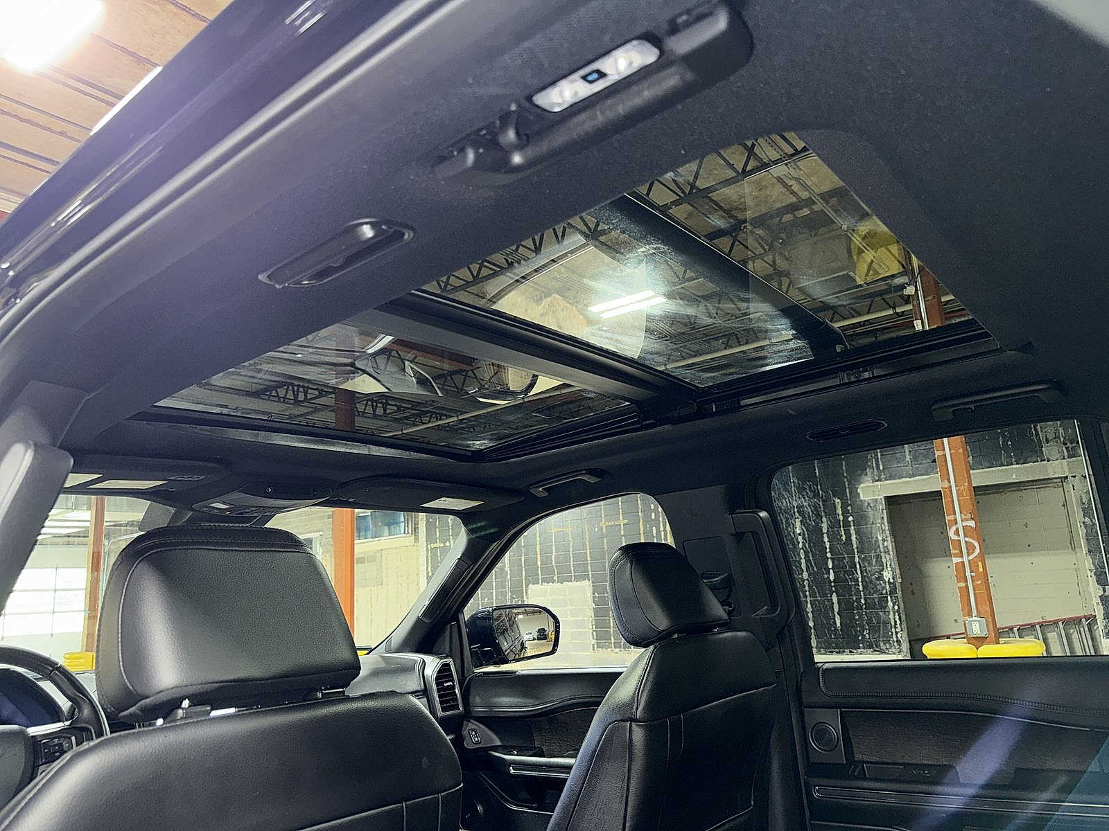 2021 Ford Expedition Limited Image 31 of 37