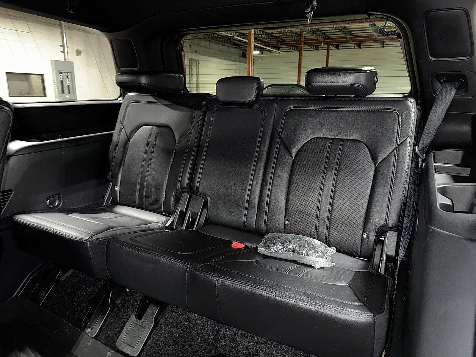 2021 Ford Expedition Limited Image 15 of 37