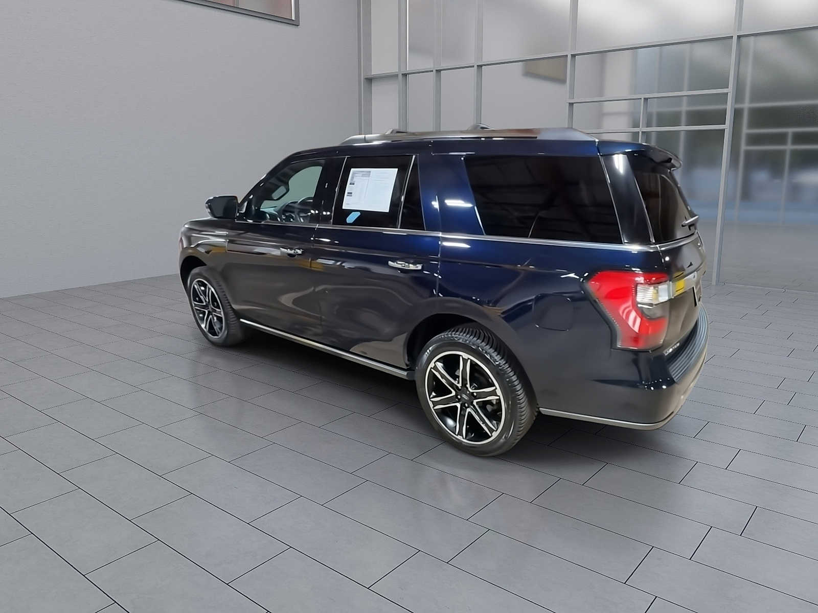 2021 Ford Expedition Limited Image 8 of 37