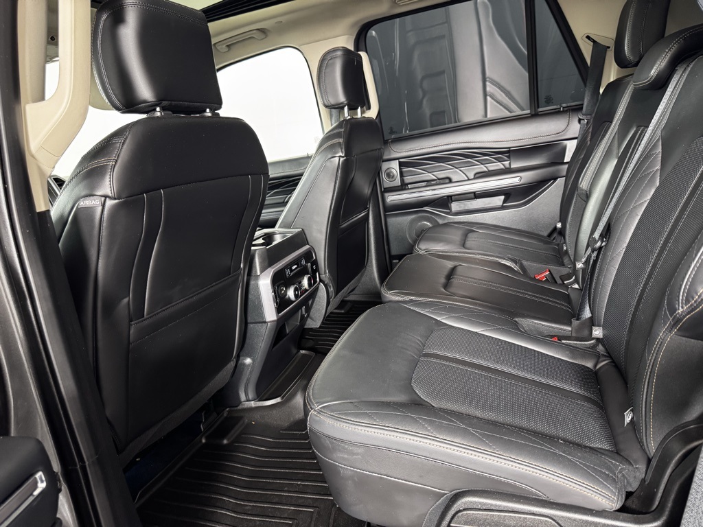 2021 Ford Expedition Platinum Image 10 of 24