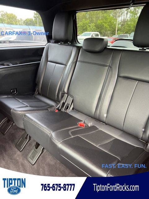 Vehicle image 10 of 31