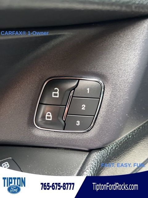 Vehicle image 22 of 31