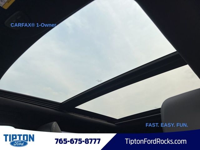Vehicle image 18 of 31