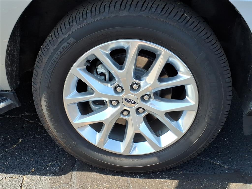 2021 Ford Expedition XLT Image 7 of 25