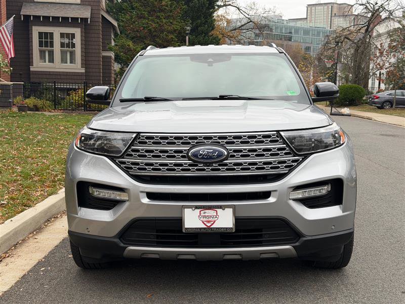 2021 Ford Explorer Limited Image 2 of 45