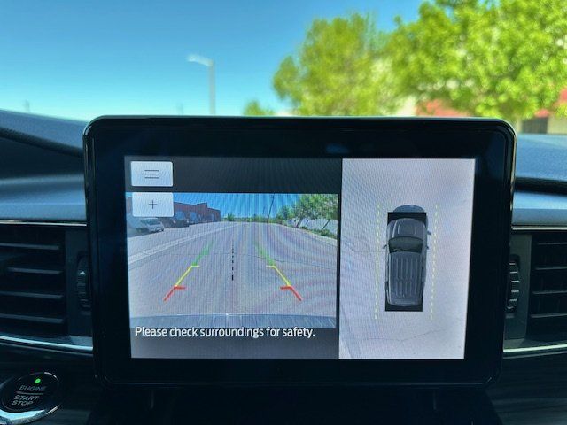 Vehicle image 21 of 44