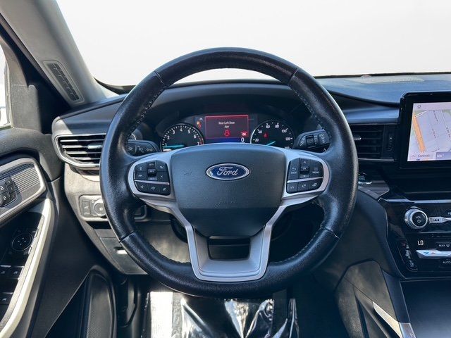 Vehicle image 15 of 44
