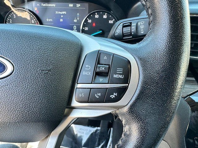 Vehicle image 17 of 44