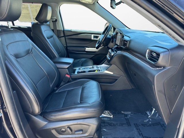Vehicle image 12 of 44