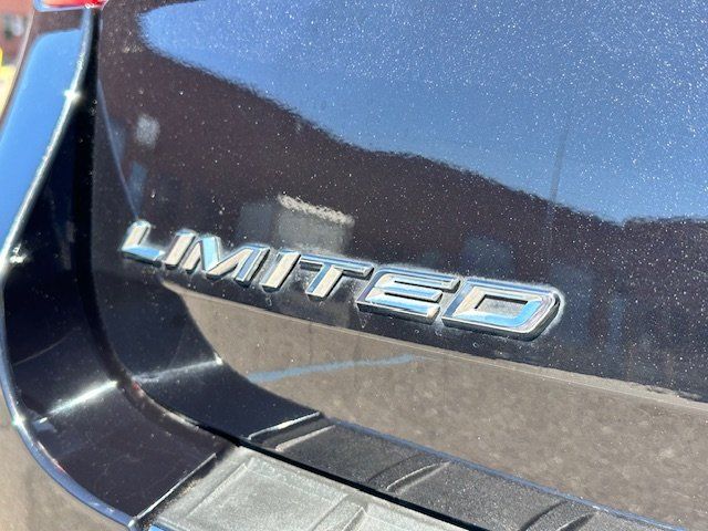 Vehicle image 38 of 44