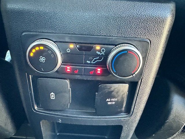 Vehicle image 34 of 44