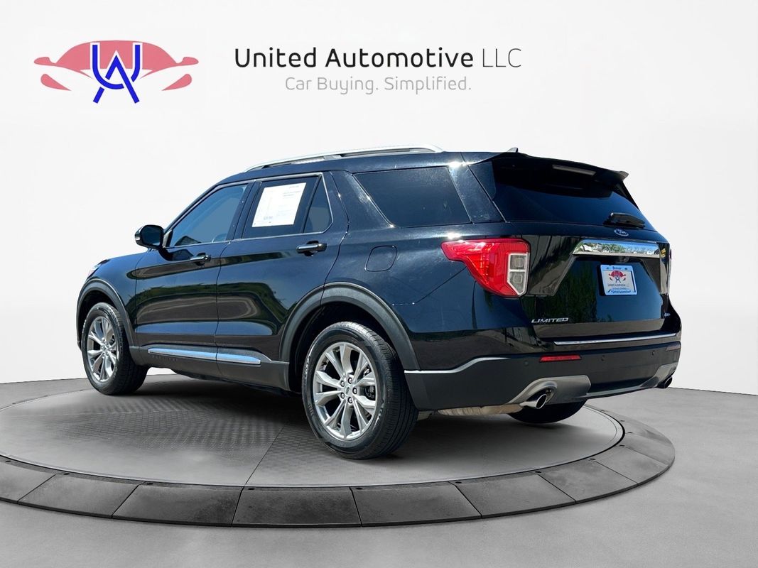 Vehicle image 7 of 44