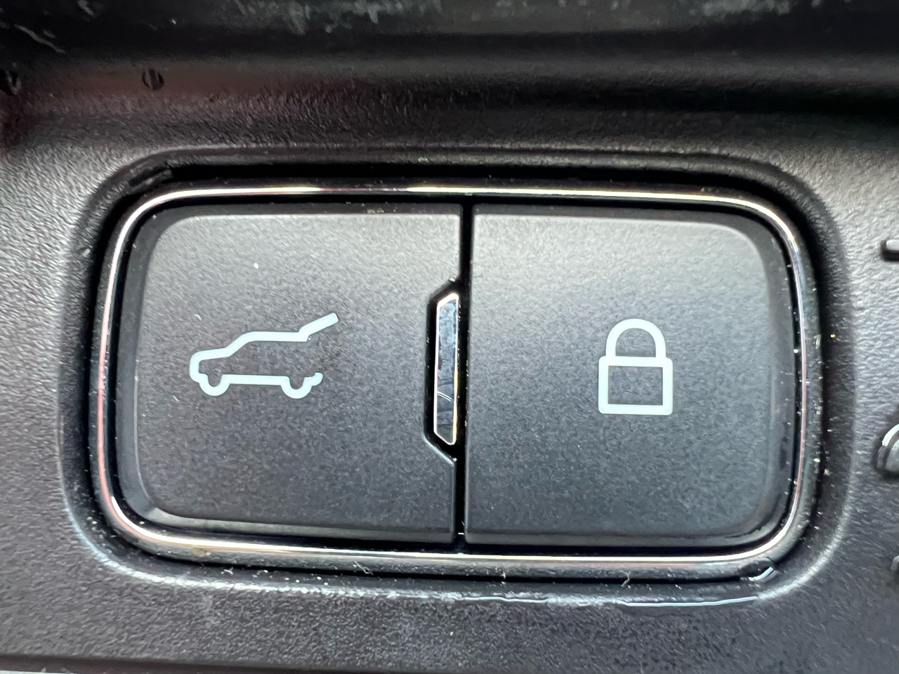 Vehicle image 12 of 32