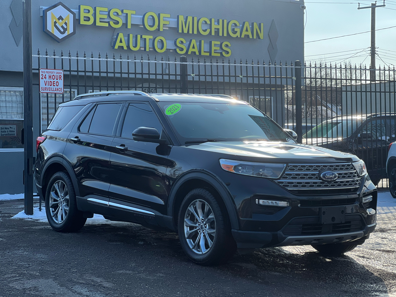 Vehicle image 3 of 32
