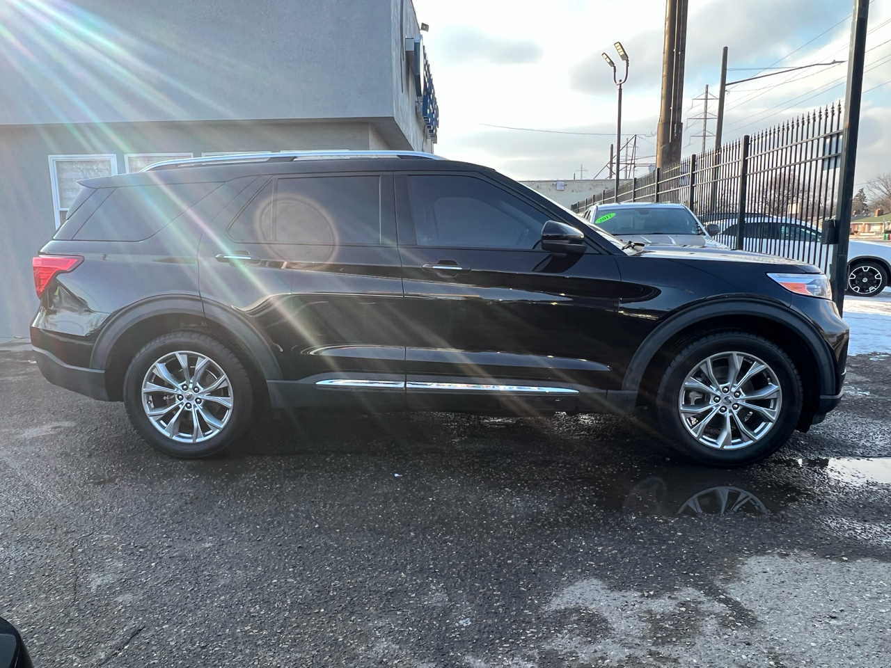 Vehicle image 5 of 32