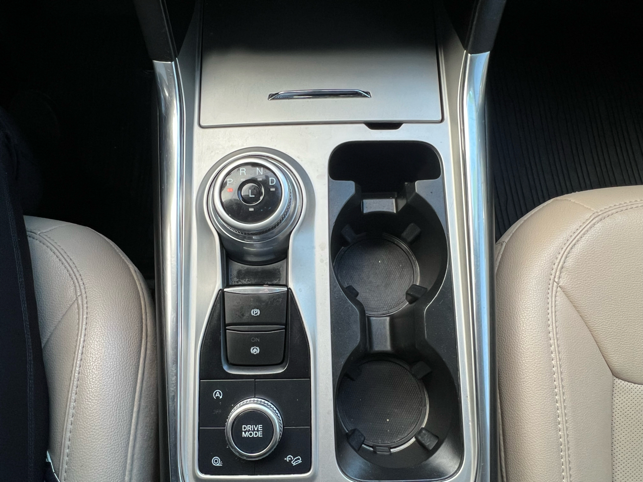 Vehicle image 30 of 32