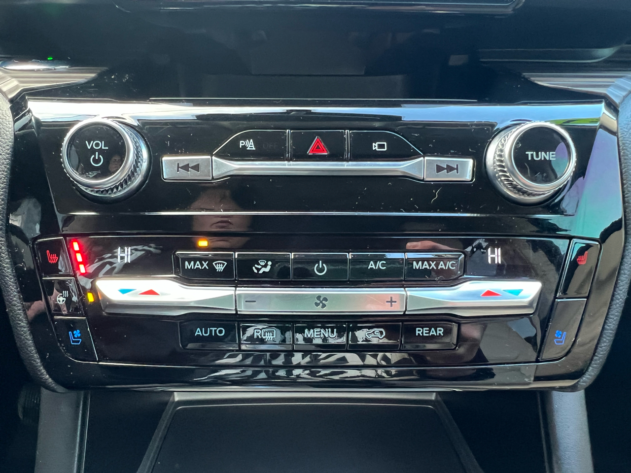 Vehicle image 29 of 32