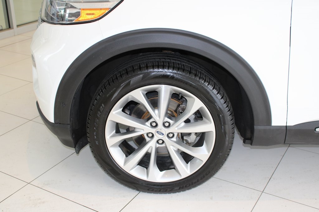Vehicle image 8 of 48