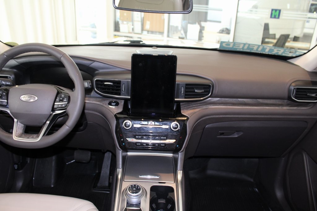 Vehicle image 26 of 48