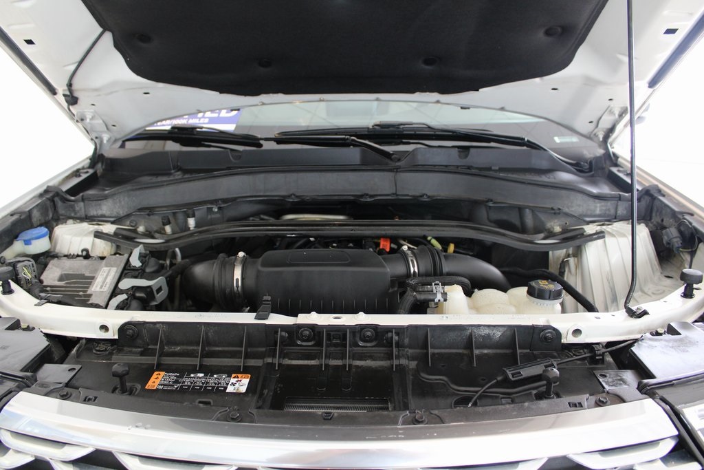 Vehicle image 16 of 48