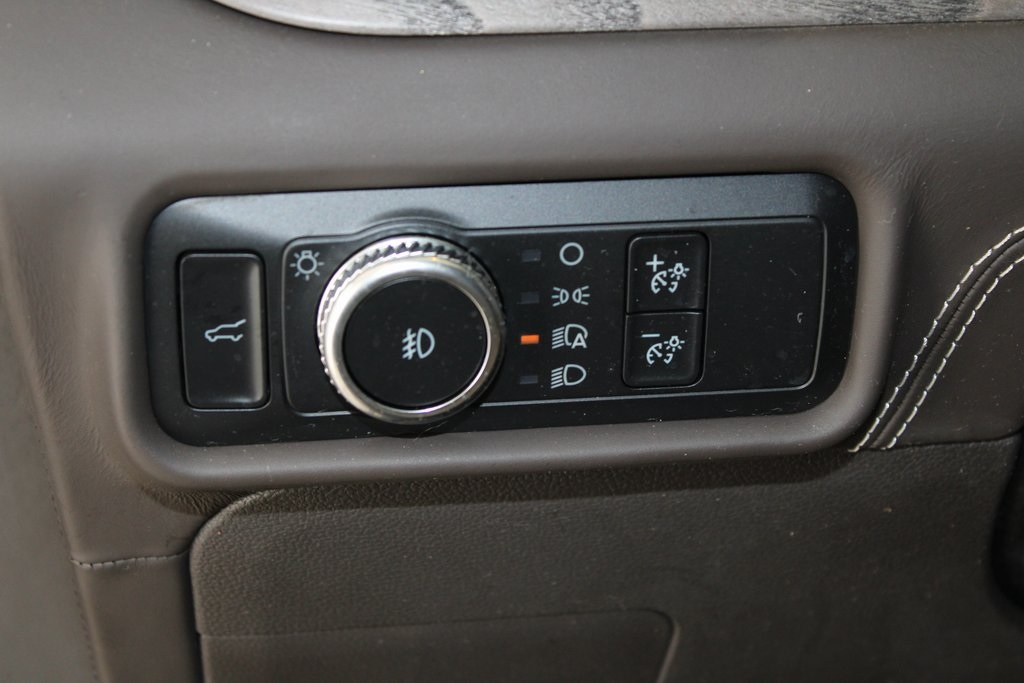 Vehicle image 14 of 48