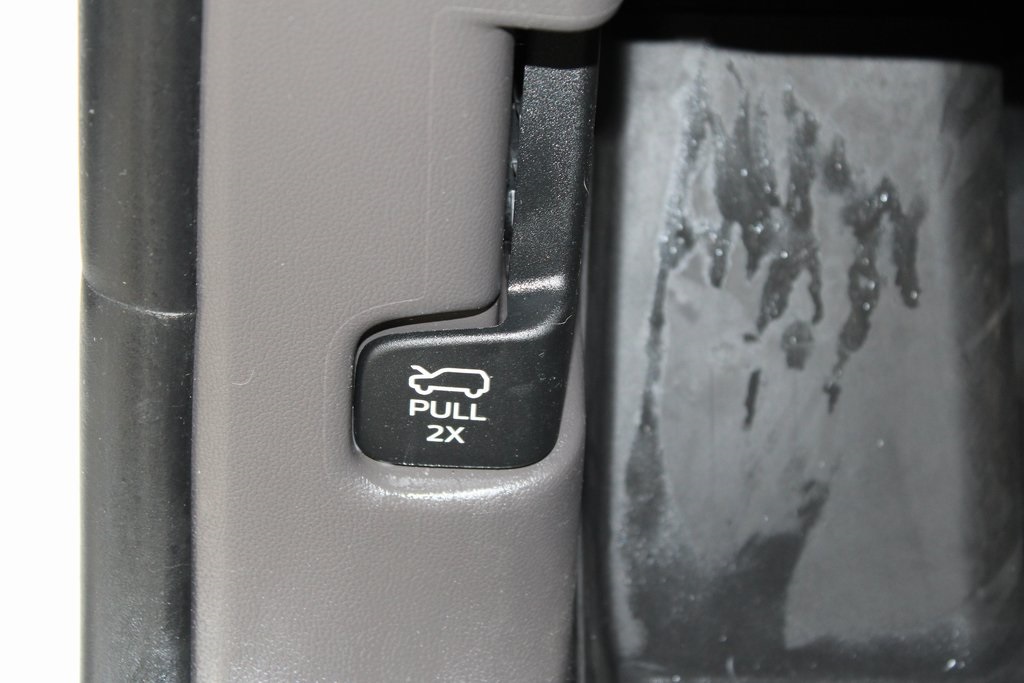 Vehicle image 15 of 48