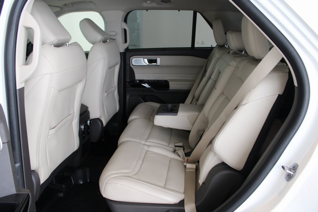 Vehicle image 17 of 48