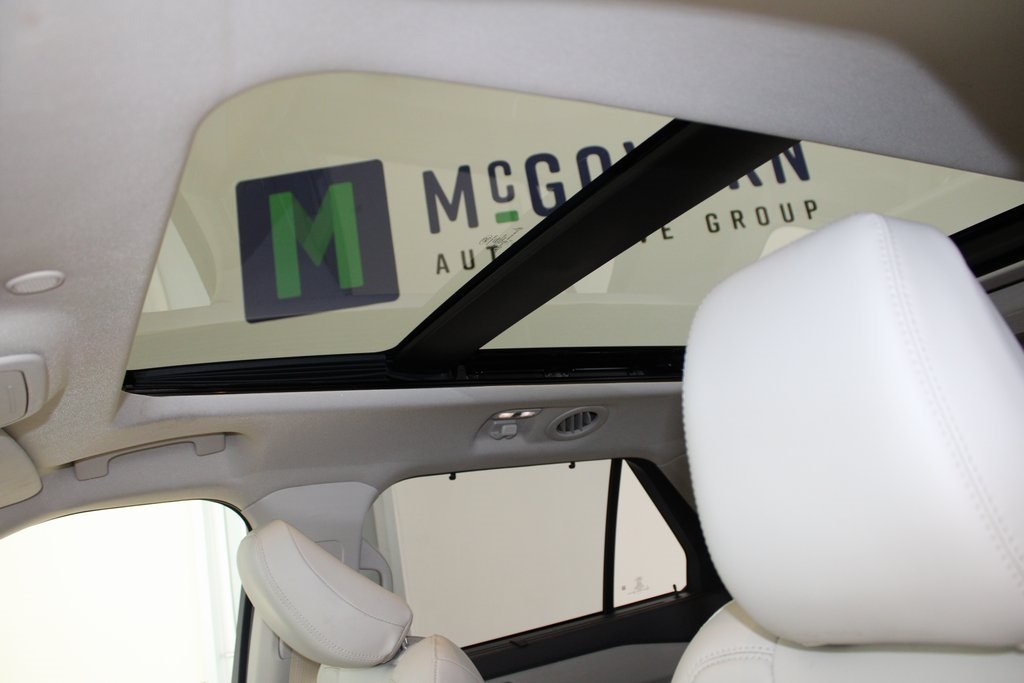 Vehicle image 42 of 48