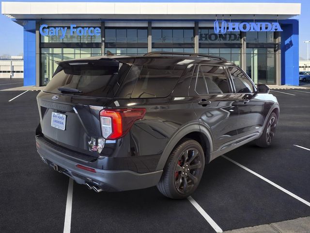 2021 Ford Explorer ST Image 3 of 25