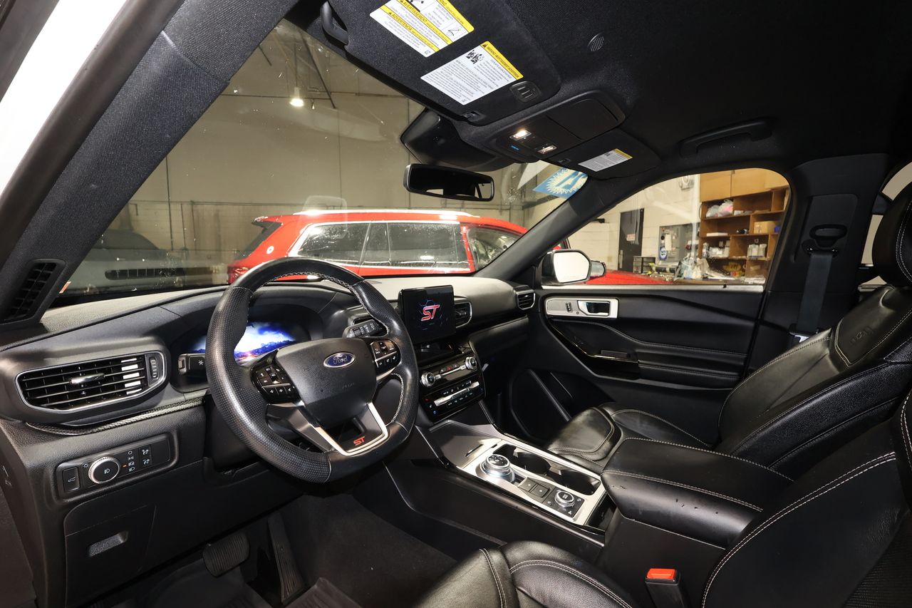 Vehicle image 9 of 38